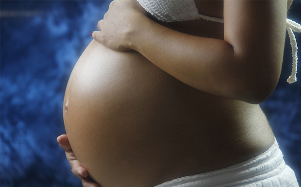 ΕΚΠΑ: Επιπλοκές της λοίμωξης COVID-19 σε έγκυες και λεχωίδες