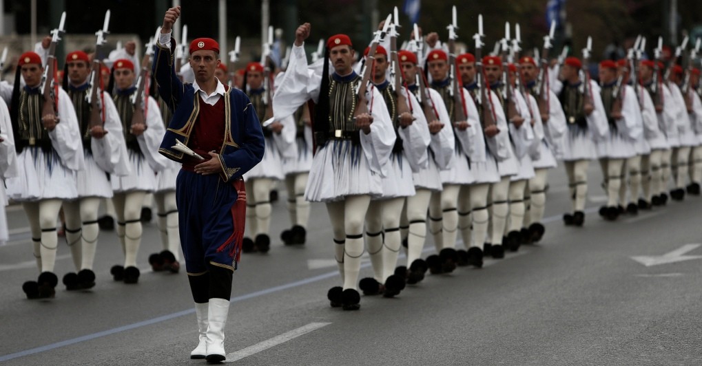 Δείτε τη μεγάλη στρατιωτική παρέλαση στην Αθήνα ζωντανά