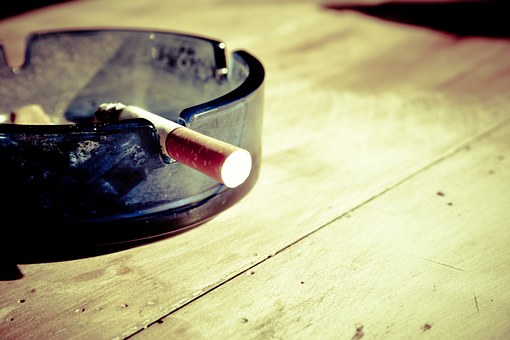 Το τσιγάρο χάνει τη μάχη…