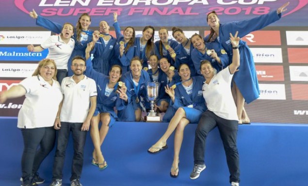 Χρυσή η Εθνική πόλο γυναικών. κατέκτησε το χρυσό μετάλλιο στο Europa Cup.