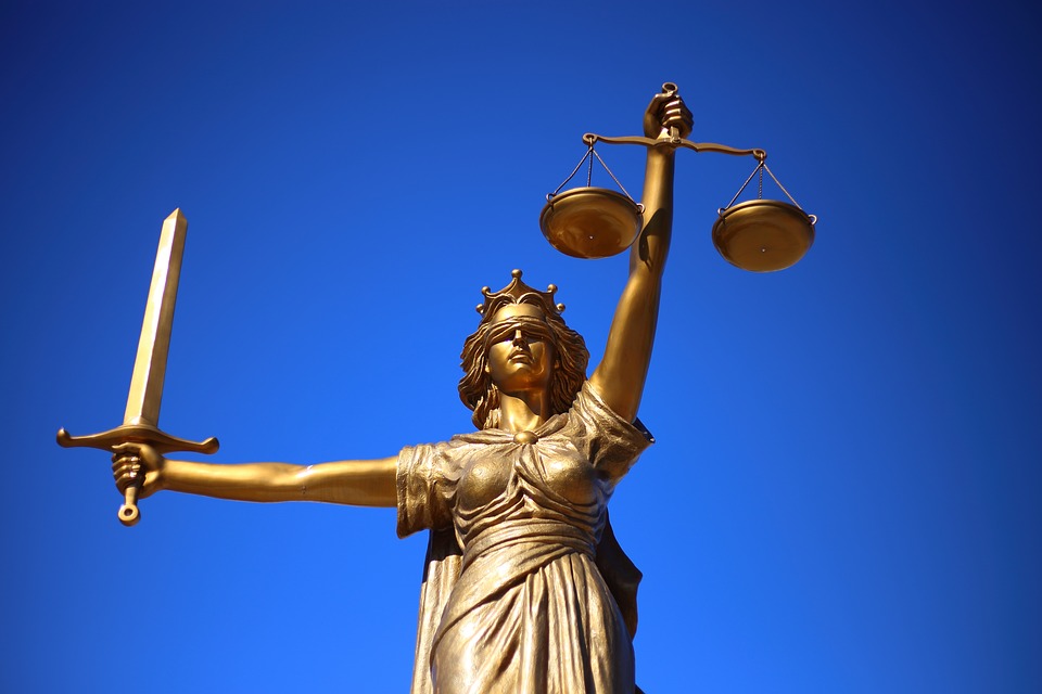 «Κατάληψη» των δικαστηρίων από γυναίκες δικαστές