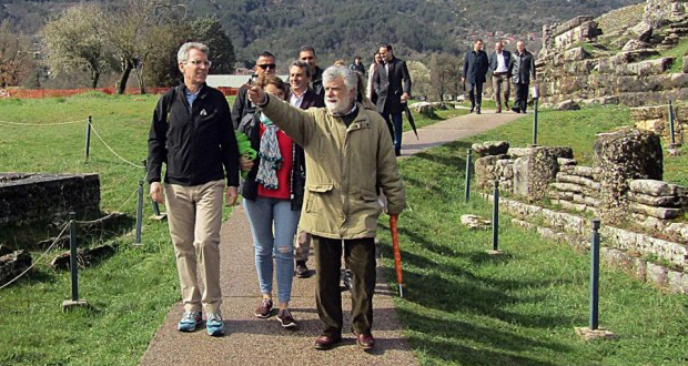 Ακούραστος ο αμερικανός πρέσβης Τζέφρι Πάιατ εξορμά στην ελληνική ύπαιθρο και στα νησιά…