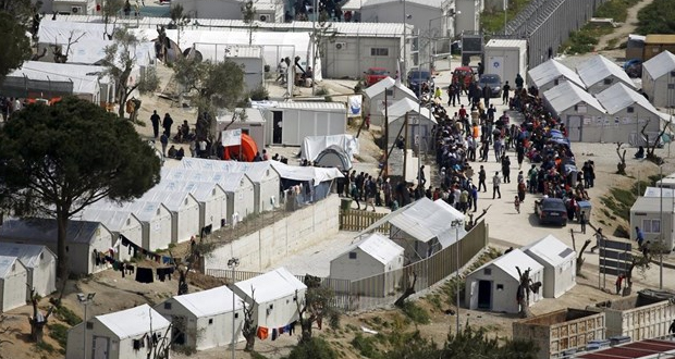 Πάγωσε η… μετακόμιση των προσφύγων στην ηπειρωτική Ελλάδα