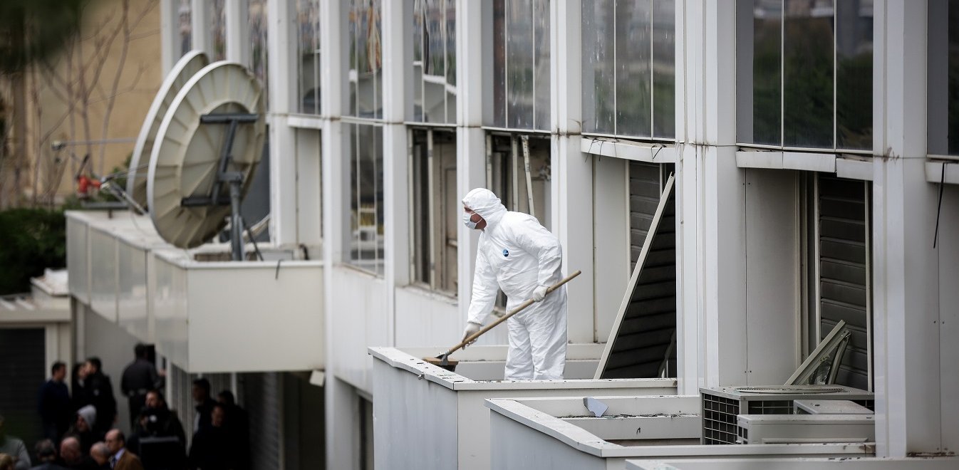 Δέκα κιλά δυναμίτη στον ΣΚΑΪ: «Έμπειροι με τεχνογνωσία για την “τέλεια” βόμβα»