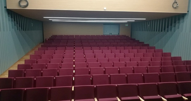 Ολοκληρώθηκαν οι εργασίες ανακαίνισης του Δημοτικού Θεάτρου «Μελίνα Μερκούρη» στον Άγιο Δημήτριο