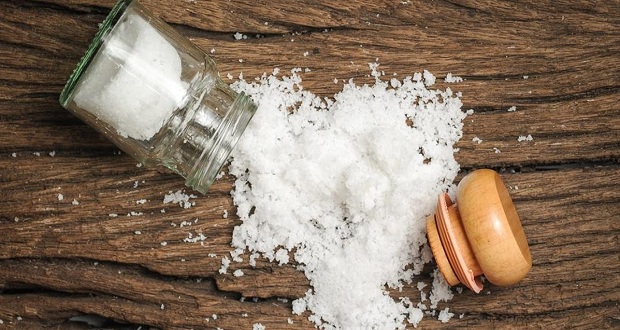 Δέκα απλά βήματα για να μειώσετε το αλάτι που τρώτε!