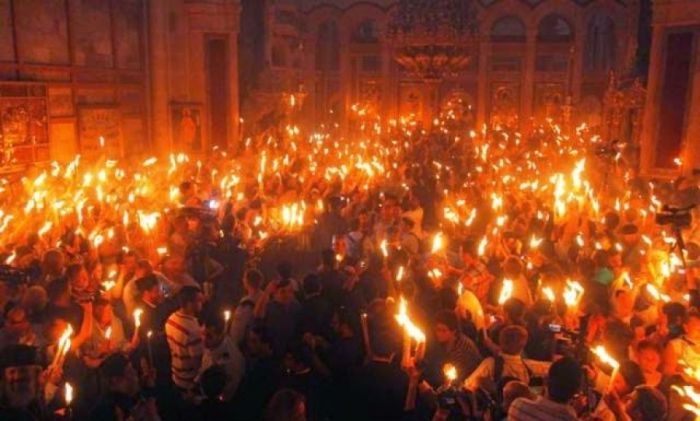 Live: Η Τελετή Αφής του Αγίου Φωτός από τα Ιεροσόλυμα