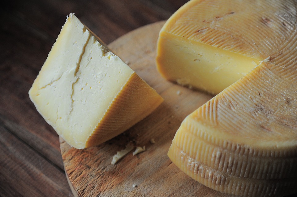 Συνεργασία ΔΕΛΤΑ & Optima στην Ελασσόνα – Συμφωνία για το κίτρινο τυρί