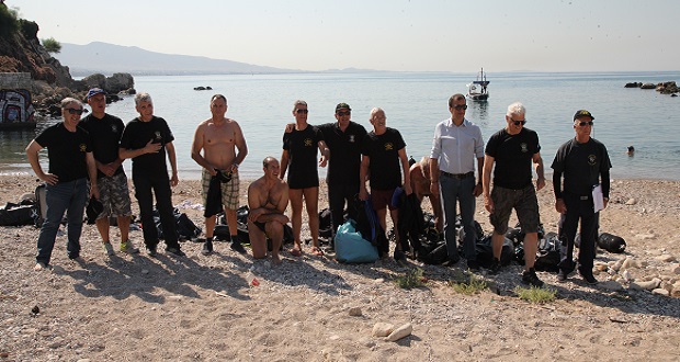 Καθαρισμός του βυθού της θάλασσας στην πλαζ Βοτσαλάκια από τον Σύνδεσμο Ελλήνων Βατραχανθρώπων με τη στήριξη του Δήμου Πειραιά