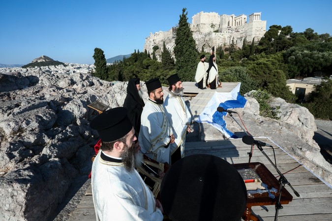 Στον ιερό Βράχο του Αρείου Πάγου τίμησε η Εκκλησία της Ελλάδος τον ιδρυτή της