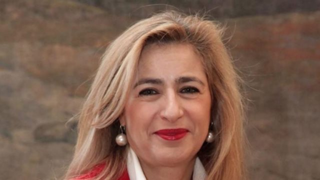 Η Ελίνα Κυπραίου κόρη της Σάκης Κυπραίου υποδιευθύντρια του γραφείου Μητσοτάκη στη Βουλή