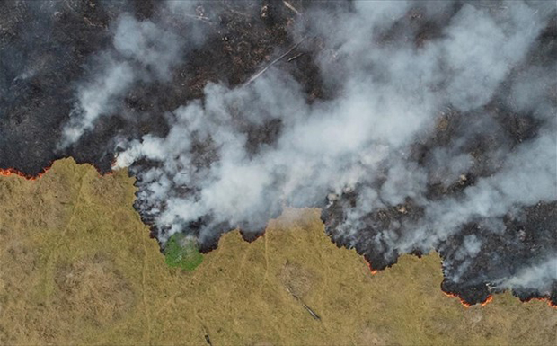 Αμαζονία: «Ανοιχτή» τελικά η Βραζιλία σε οικονομική βοήθεια για τις πυρκαγιές