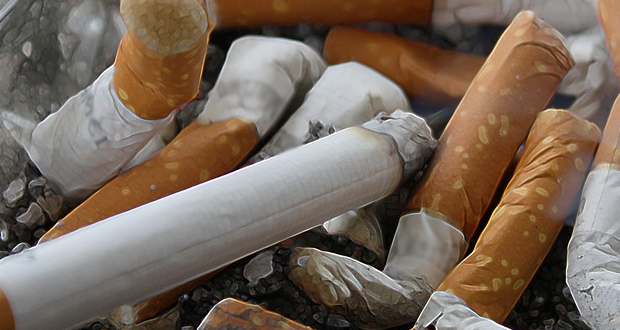Βαριές καμπάνες στον αντικαπνιστικό νόμο: 1.500 για κάπνισμα σε όχημα, ένστολοι στους ελέγχους
