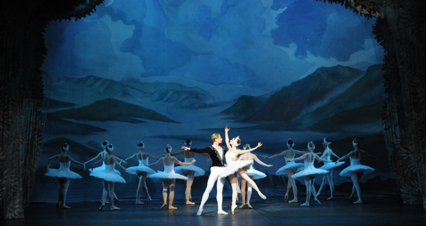 Δημοτικό Θέατρο Πειραιά: Η “Λίμνη των Κύκνων” από το Russian Ballet Theater (9-20 Οκτωβρίου)