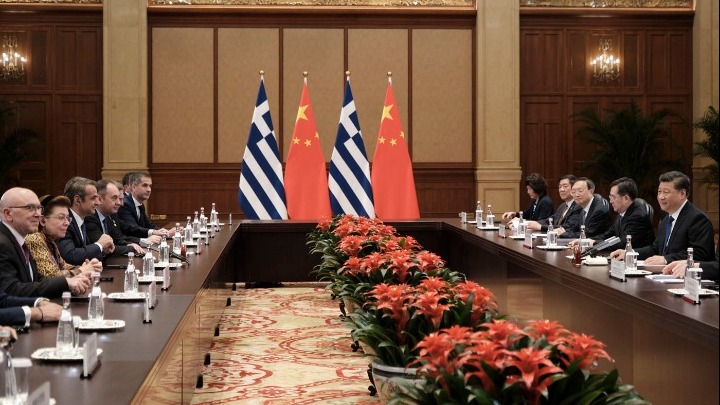 Συνάντηση Μητσοτάκη – Σι Τζινπίνγκ: Νέα ώθηση στη στρατηγική συνεργασία Ελλάδας – Κίνας