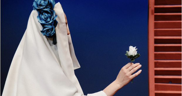 Το Θέατρο Τέχνης Καρόλου Κουν παρουσιάζει την επιτυχία του ΔηΠεθέ Κοζάνης “Τριαντάφυλλο στο στήθος” του Τενεσί Ουίλιαμς