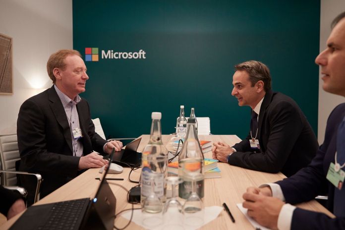 Μητσοτάκη και Brad Smith της Microsoft – Τι συζήτησαν στο Νταβός