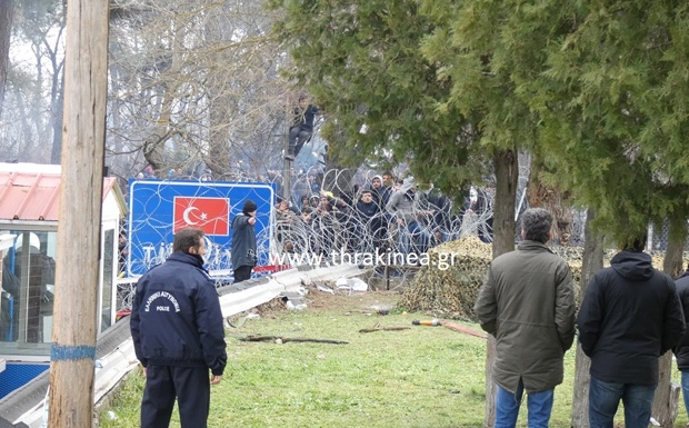 Τούρκοι επιχείρησαν να ανοίξουν το φράχτη – ΚΑΝΕΙΣ ΔΕΝ ΘΑ ΠΕΡΑΣΕΙ το μήνυμα της κυβέρνησης