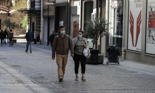 Ανοιχτά σήμερα τα εμπορικά καταστήματα