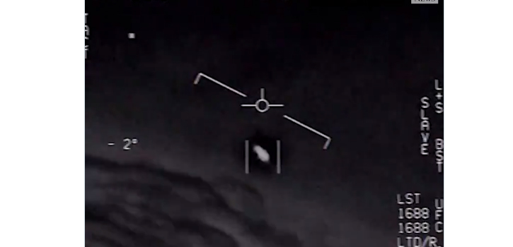 «Αποδείξεις» για UFO; – Τα βίντεο που αποχαρακτήρισε το Πεντάγωνο (video)