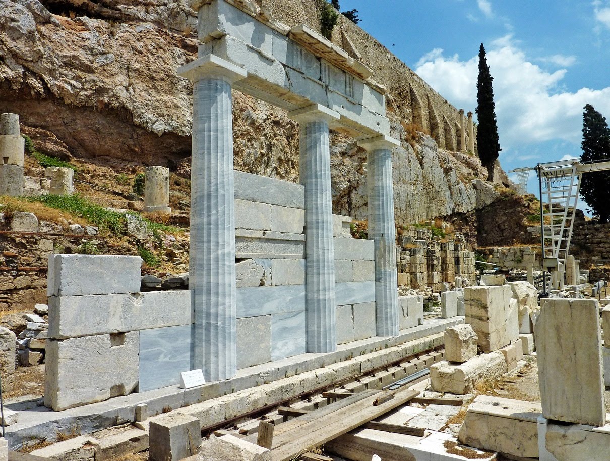 Συζητώντας με την Ιστορία: Tο ιερό του Ασκληπιού στην νότια κλιτύ της Ακρόπολης