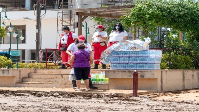 Εύβοια: Χωρίς πόσιμο νερό και μάχη με τη λάσπη – «Άμεσα» οι αποζημιώσεις – Ποιά μέτρα ανακοινώθηκαν (video)