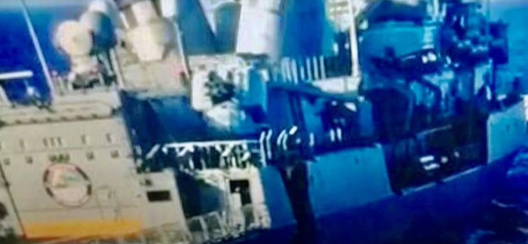 Η ζημιά στο τουρκικό πολεμικό πλοίο «Κεμάλ Ρέις» μετά τη σύγκρουση με τη φρεγάτα «Λήμνος» (εικόνα)