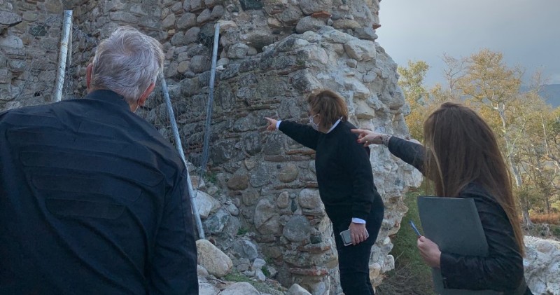 Πύργος του Φονιά στη Σαμοθράκη: Αυτοψία της Λ. Μενδώνη