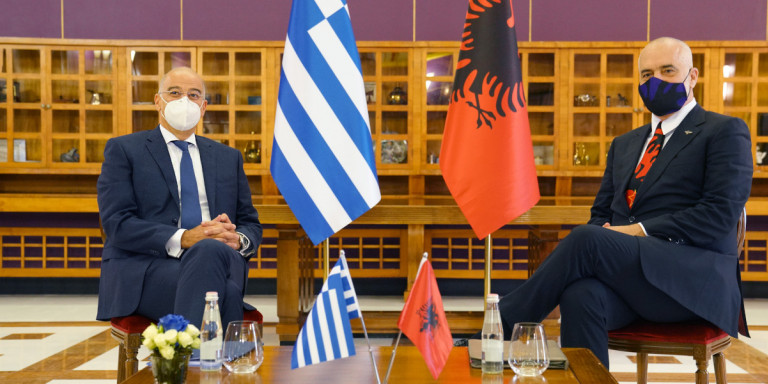 Ελλάδα – Αλβανία συμφώνησαν να πάνε στη Χάγη για τις θαλάσσιες ζώνες