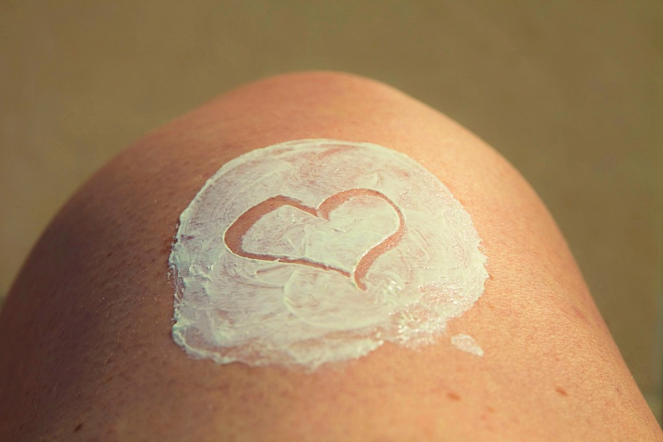 Kλιμακτήριος: 10 συμβουλές που θα βοηθήσουν τις γυναίκες, να φροντίσουν σωστά το δέρμα τους