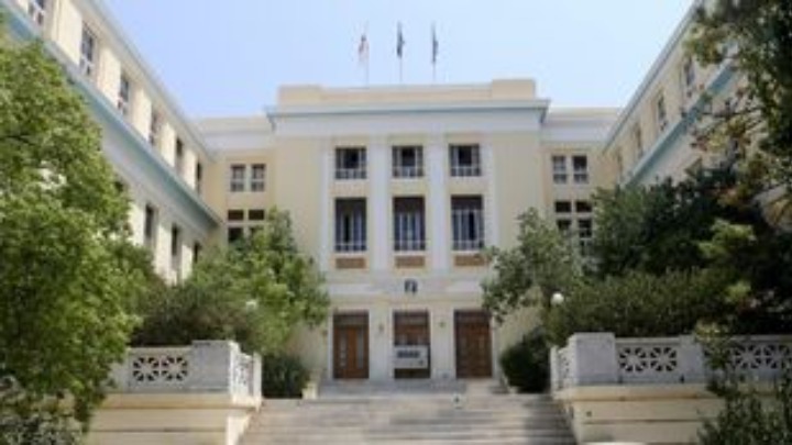 Παρέμβαση Εισαγγελέα για την επίθεση στον πρύτανη της ΑΣΟΕΕ – Καταδίκη από τα πολιτικά κόμματα