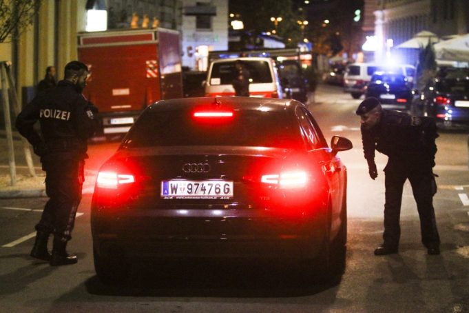 Τρόμος στη Βιέννη – Πληροφορίες για 7 νεκρούς και πολλούς τραυματίες – Οι πρώτες αντιδράσες της ΕΕ