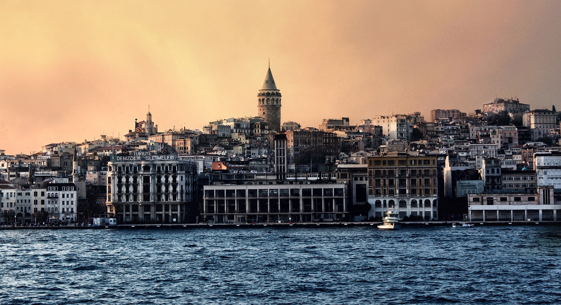Περίεργες μαζώξεις στην Τουρκία για προώθηση των διμερών σχέσεων… με όλα πληρωμένα