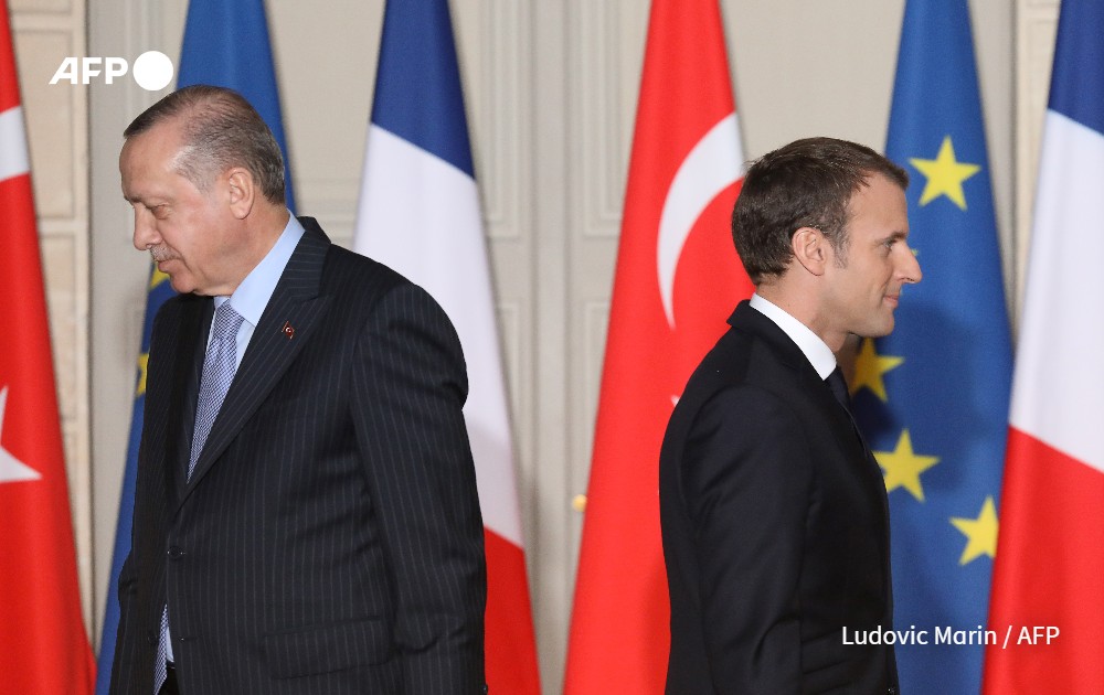 Ο Μακρόν υψώνει «τείχος» στον Ερντογάν – Η Γαλλία τα βάζει με τον ισλαμισμό