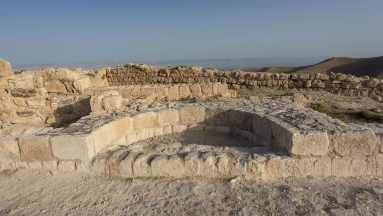 Αρχαιολόγοι: Βρέθηκε η πίστα χορού όπου η Σαλώμη ζήτησε το κεφάλι του Ιωάννη του Βαπτιστή (φωτο)