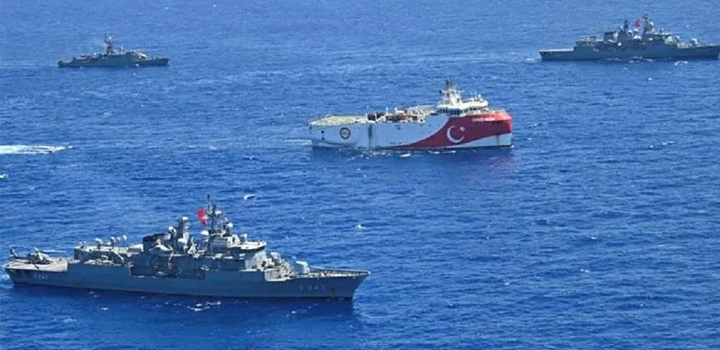 FAZ: «Δεν φταίει μόνο η Τουρκία» στο Αιγαίο