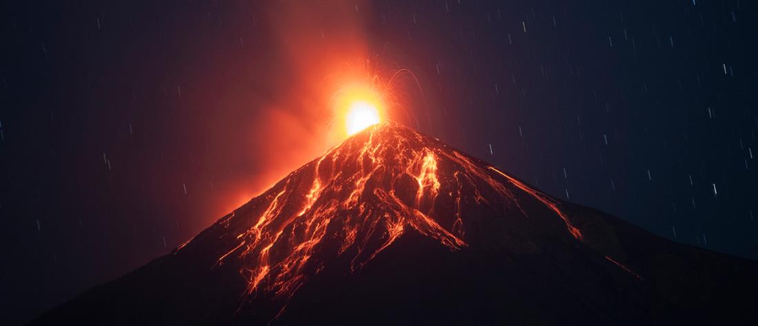 “Ξύπνησε” ξανά το ηφαίστειο Φουέγο