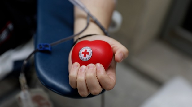 Ο Ε.Ε.Σ. γιόρτασε την Παγκόσμια Ημέρα Εθελοντή Αιμοδότη με μεγάλη αιμοδοσία στο κέντρο της Αθήνας