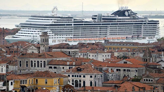 Τα κρουαζιερόπλοια υπό διωγμό στη Βενετία