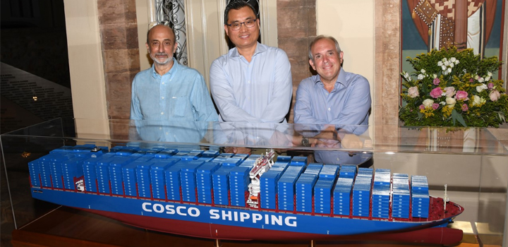 ΟΛΠ Α.Ε.: Προσφορά συμβολικού δώρου από την COSCO SHIPPING στο Ναυτικό Μουσείου Χίου