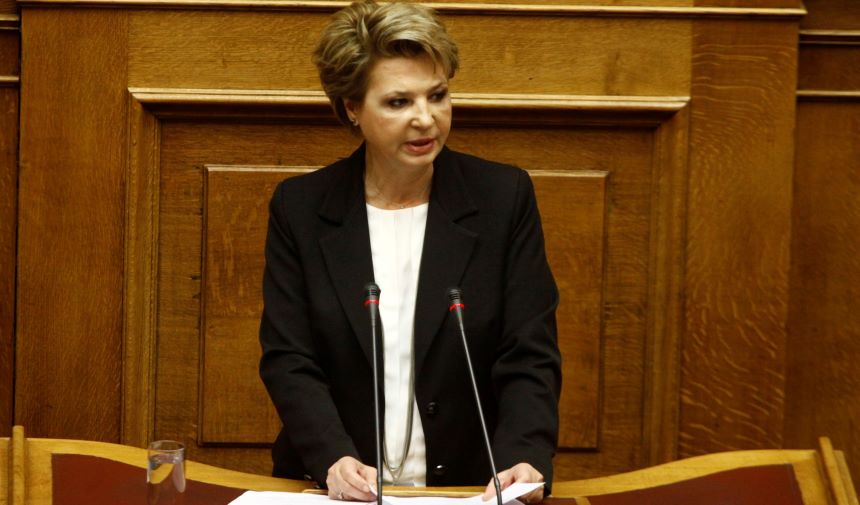 Όλγα Γεροβασίλη: «Η κυβέρνηση να εφαρμόσει το νόμο για την αντιμετώπιση της ενδοοικογενειακής βίας»