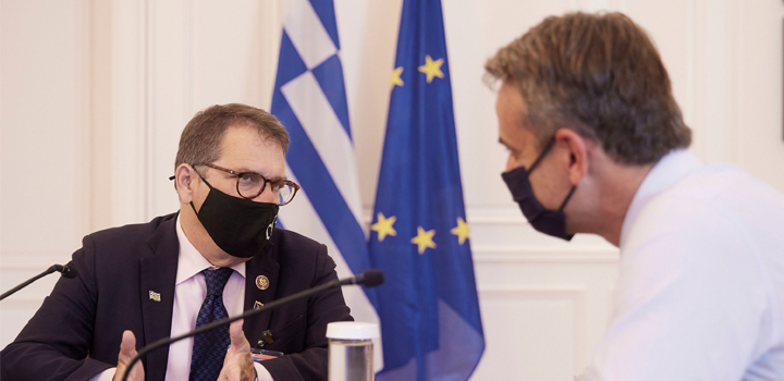 Μητσοτάκης – Bilirakis συζήτησαν για τα νομοσχέδια στο αμερικανικό Κογκρέσο που έχουν άμεσο ελληνικό ενδιαφέρον