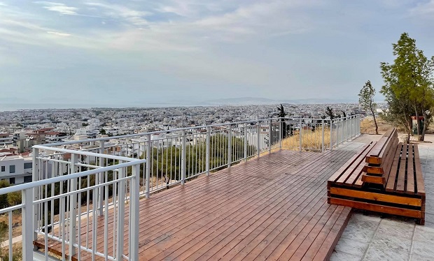 Δήμος Γλυφάδας: Το ωραιότερο δημόσιο μπαλκόνι με θέα είναι στην Αιξωνή