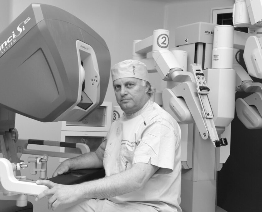 Ο  κορυφαίος χειρουργός Ρομποτικής στον κόσμο είναι Έλληνας και μιλά στην εκπομπή «SUCCESS STORIES»