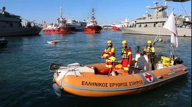 Εντυπωσιακή η παρουσία του Ελληνικού Ερυθρού Σταυρού στο αγιασμό των υδάτων στο λιμάνι του Πειραιά