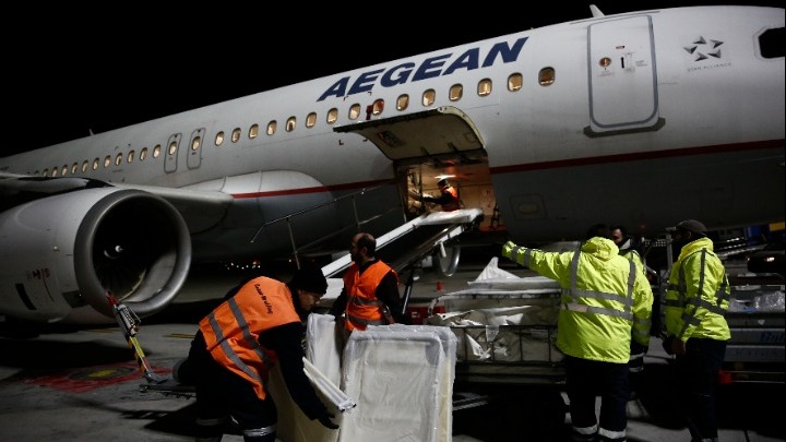 Πέντε αεροσκάφη με ανθρωπιστική βοήθεια στέλνει η Ελλάδα στην Τουρκία – Πάνω από 16.000 οι νεκροί σε Τουρκία – Συρία – Και δεύτερη μονάδα ΕΜΑΚ