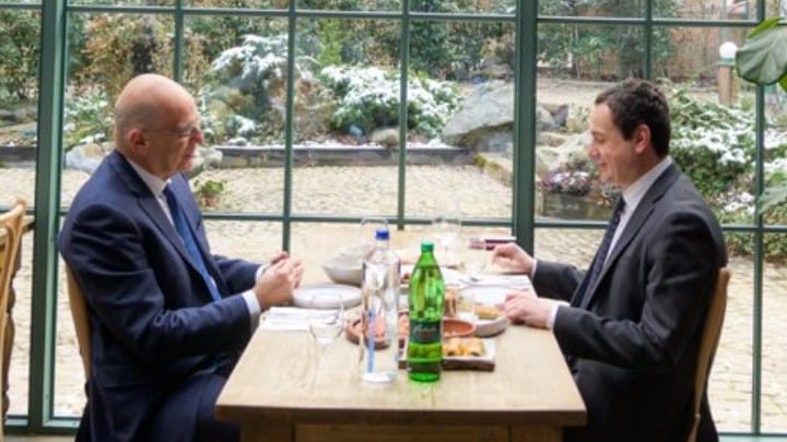 Ν. Δένδιας: Γεύμα με τον Κοσοβάρο πρωθυπουργό στην Πρίστινα
