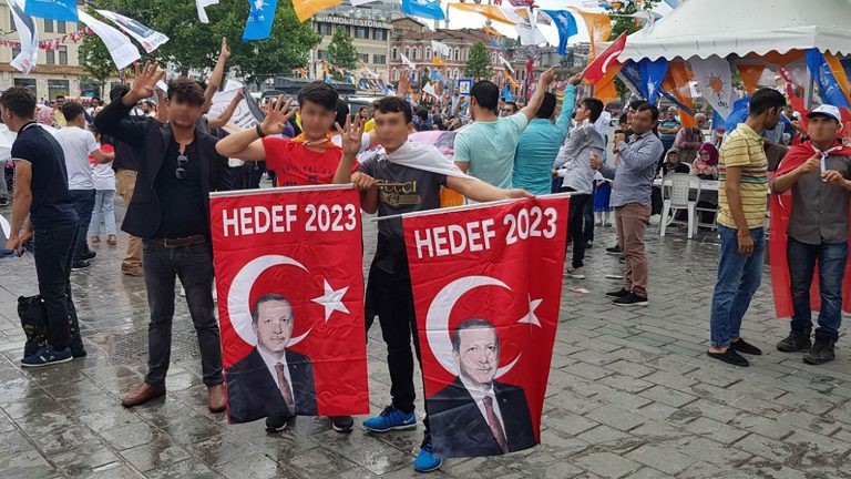 Ο Ερντογάν σε αδιέξοδο – Ρυθμιστής στις εκλογές της Τουρκίας οι μειονότητες – Του ΛΑΖΑΡΟΥ ΚΑΜΠΟΥΡΙΔΗ