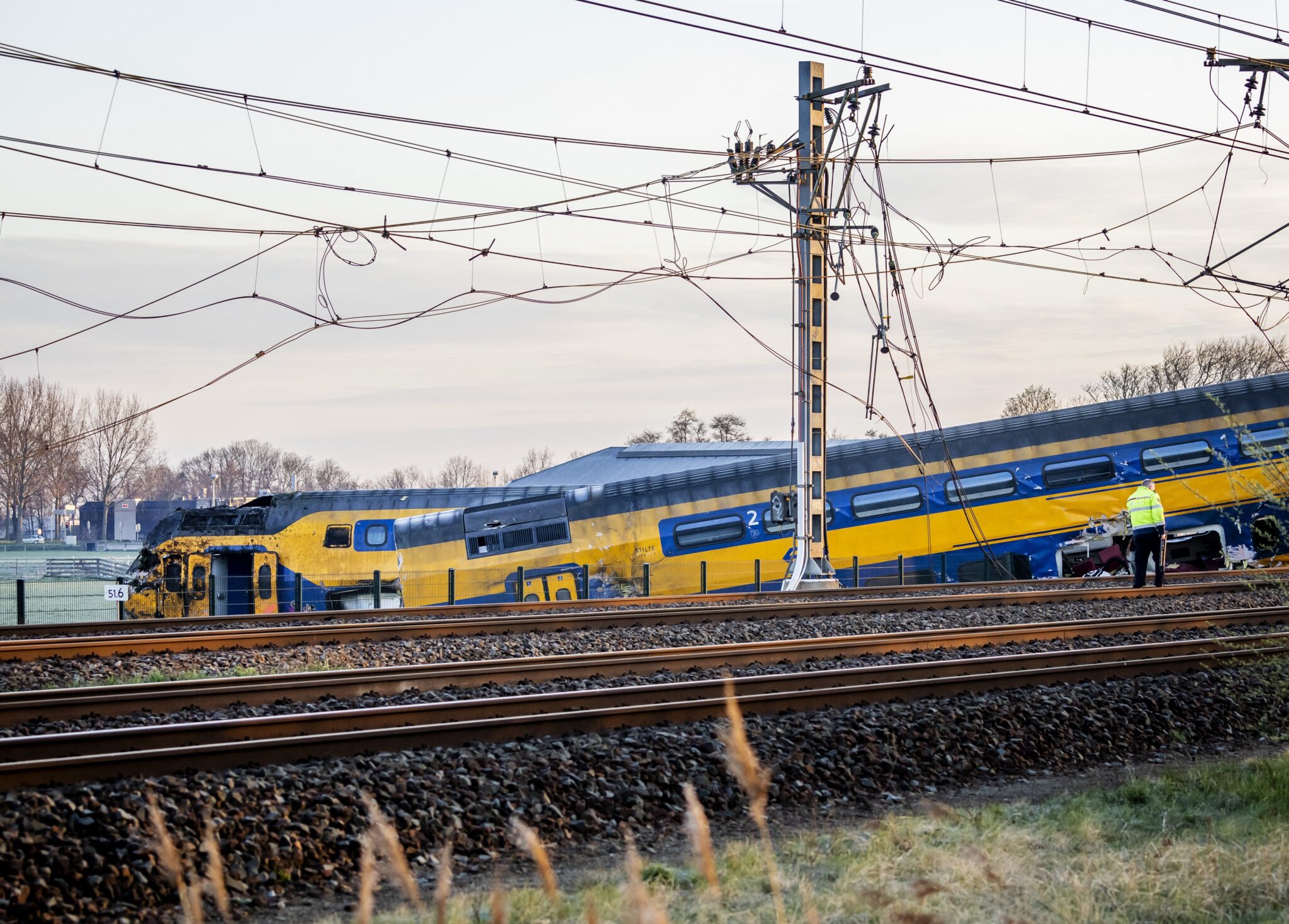 Ολλανδία: Σιδηροδρομικό δυστύχημα κοντά στη Χάγη – Ένας νεκρός, τουλάχιστον 30 τραυματίες