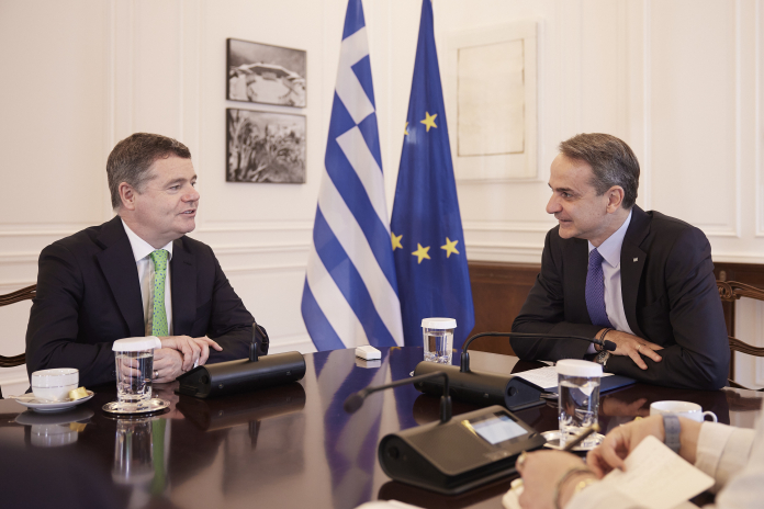 Συνάντηση του Κυρ. Μητσοτάκη με τον πρόεδρο του Eurogroup – Πάσκαλ Ντόναχιου: συγχαρητήρια για τις επιδόσεις της ελληνικής οικονομίας τα τελευταία χρόνια